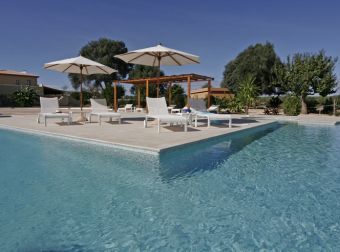 Finca Hotel Ibiza Can Jaume Pool 3_resize.jpg